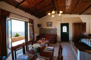 Dining - AETOVIGLA GUESTHOUSE 3 ENTIRE HOME VILLA (Krousonas)