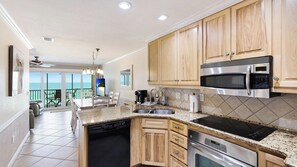 Fridge, microwave, oven, stovetop - Beautiful Beachfront Unit! Offers direct beach access and beautiful sunset views! Book your summer vacation now! (Bradenton Beach)