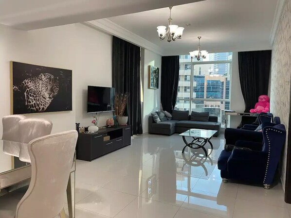 TV, offices - Fully furnished Apartment

 (Dubai)
