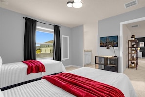 8 habitaciones, tabla de planchar con plancha, wifi y ropa de cama 