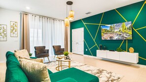 Smart TV, ping pong - Last Minute Disney! Private Pool, Game Room & Themed Bedrooms. Book Now! #98105 (Orlando)