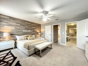 6 bedrooms, iron/ironing board, WiFi, bed sheets
