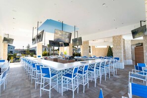Bar (on property) - Last Minute Disney! Private Pool, Hot Tub, Game Room & Themed Bedrooms. Book Now! #107479 (Orlando)