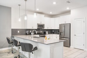 Fridge, microwave, oven, stovetop - Last Minute Disney! Private Pool, Hot Tub & Themed Bedrooms. Book Now! #108929 (Orlando)