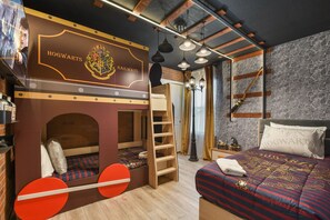 8 habitaciones, tabla de planchar con plancha, wifi y ropa de cama
