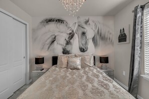 5 bedrooms, iron/ironing board, WiFi, bed sheets - Last Minute Disney Getaway! Private Pool & Themed Bedrooms. Book Now! #65761 (Orlando)