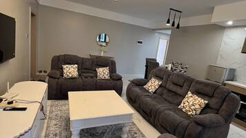 Appartement Premium, 2 chambres, cuisine, vue cour intérieure | Coin séjour