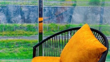 Premium Apartment, 2 Bedrooms, Kitchen, Courtyard View | Terrace/patio