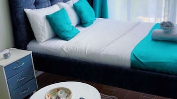 Executive Studio Suite | 1 bedroom, Tempur-Pedic beds, iron/ironing board, free WiFi