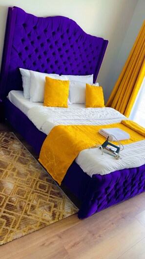 Premium Apartment, 2 Bedrooms, Kitchen, Courtyard View | 1 bedroom, Tempur-Pedic beds, iron/ironing board, free WiFi