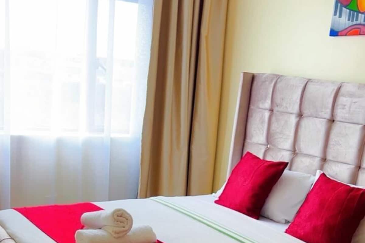 Premier-huoneisto, 1 makuuhuone, esteetön liikuntarajoitteisille, keittotila | 1 makuuhuone, Tempur Pedic -patjalliset sängyt, silitysrauta/-lauta