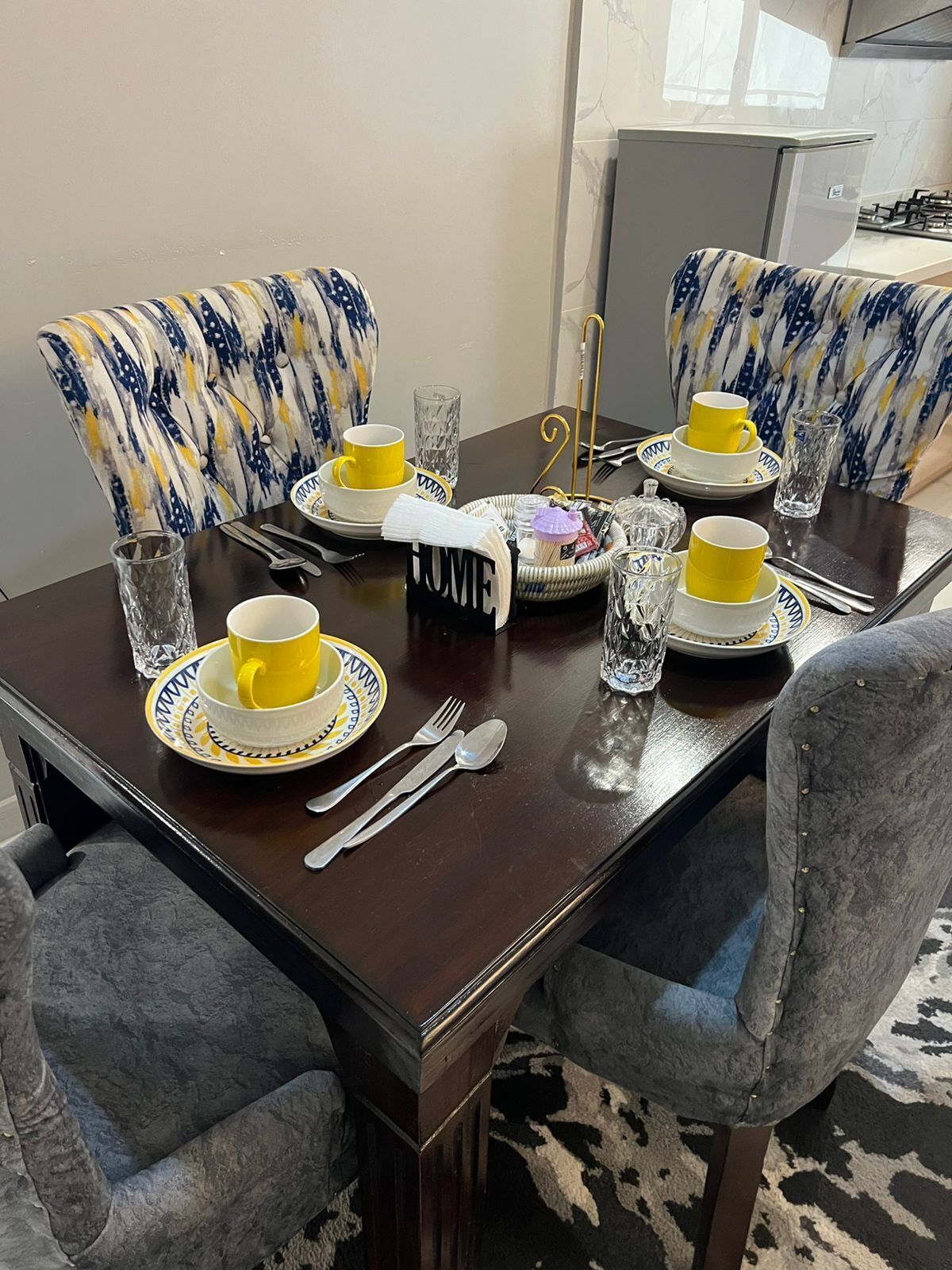 Premium Apartment, 2 Bedrooms, Kitchen, Courtyard View | In-room dining