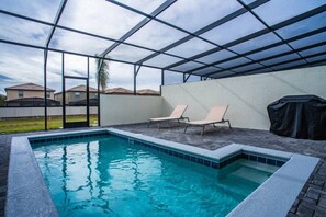 Et oppvarmet basseng