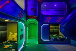 9 Schlafzimmer, Bügeleisen/Bügelbrett, WLAN, Bettwäsche