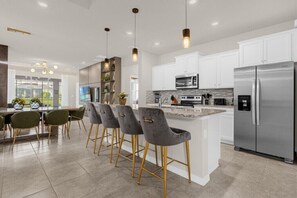 Fridge, microwave, oven, stovetop - Last Minute Disney! Private Pool, Hot Tub, Game Room & Themed Bedrooms. Book Now! #94717 (Orlando)