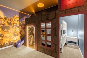 7 habitaciones, tabla de planchar con plancha, wifi y ropa de cama 