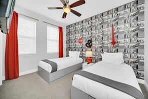 9 quartos, ferros/tábuas de passar roupa, Wi-Fi, roupa de cama