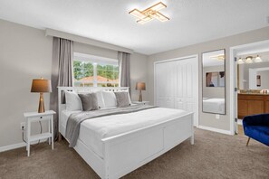 4 bedrooms, iron/ironing board, WiFi, bed sheets - Last Minute Disney Getaway! Townhouse with Private Pool. Book Now! #101727 (Orlando)