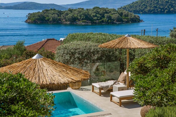 Pool - Villa Green Islets - Three Bedroom Villa, Sleeps 6 (Perigiali)