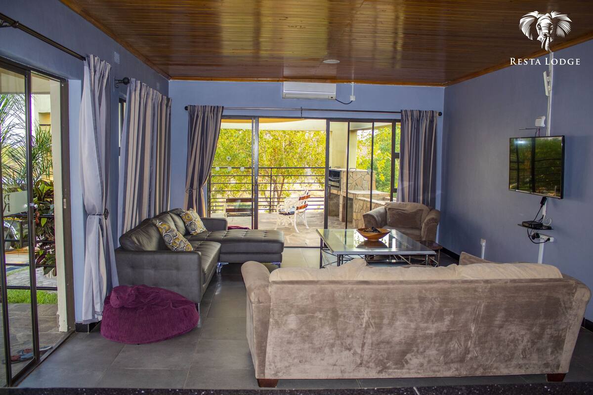 Cottage dành cho gia đình, 3 phòng ngủ, quang cảnh hồ | Khu phòng khách