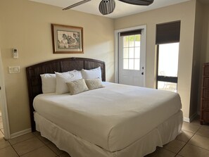 2 makuuhuonetta, silitysrauta/-lauta, ilmainen Wi-Fi, vuodevaatteet