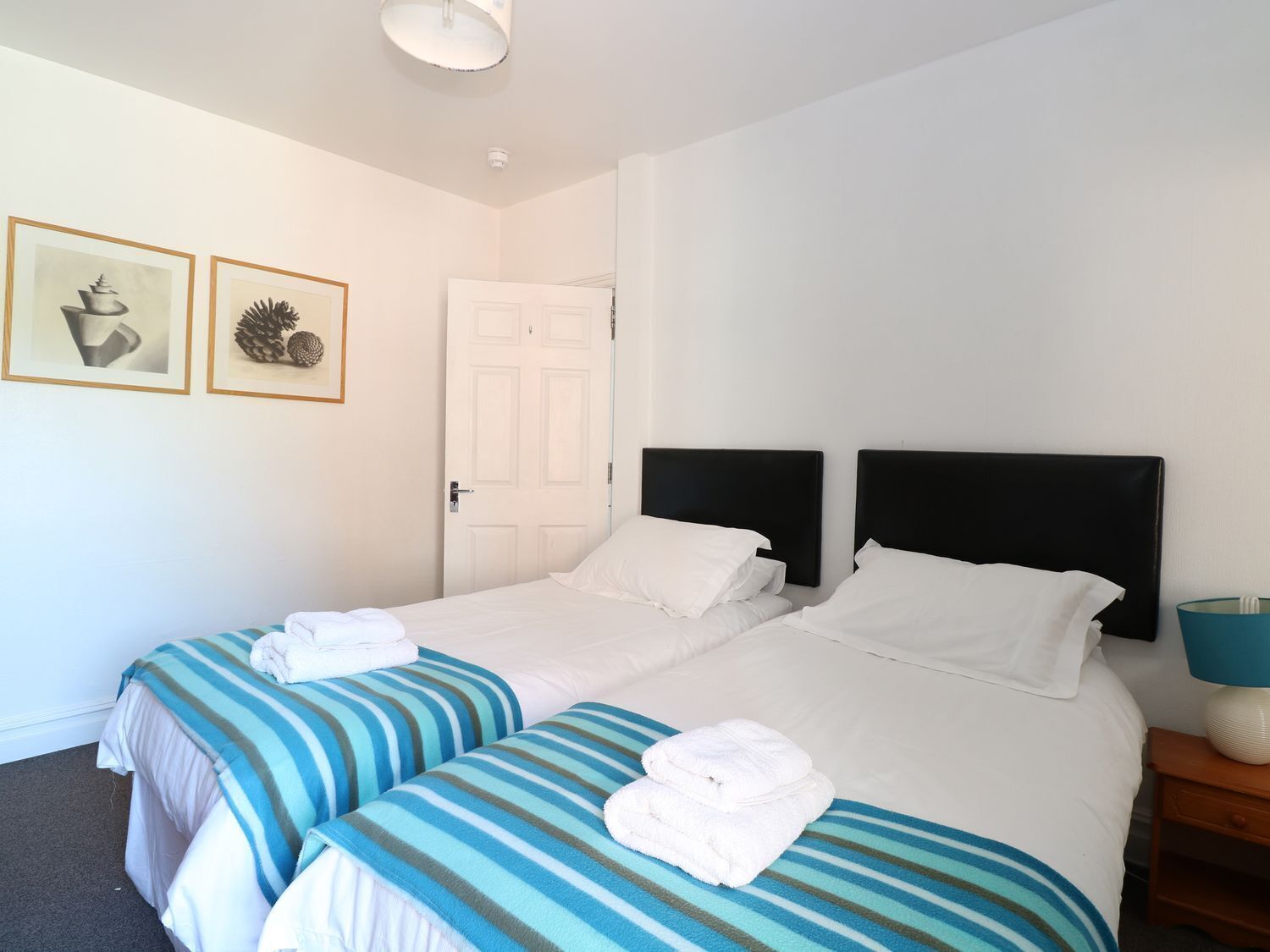 8 habitaciones, decoración personalizada y muebles diferentes 