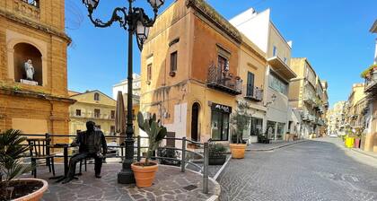Akragas Home 2 - downtown atenea street and sea glimpse