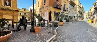 Akragas Home 2 - downtown atenea street and sea glimpse