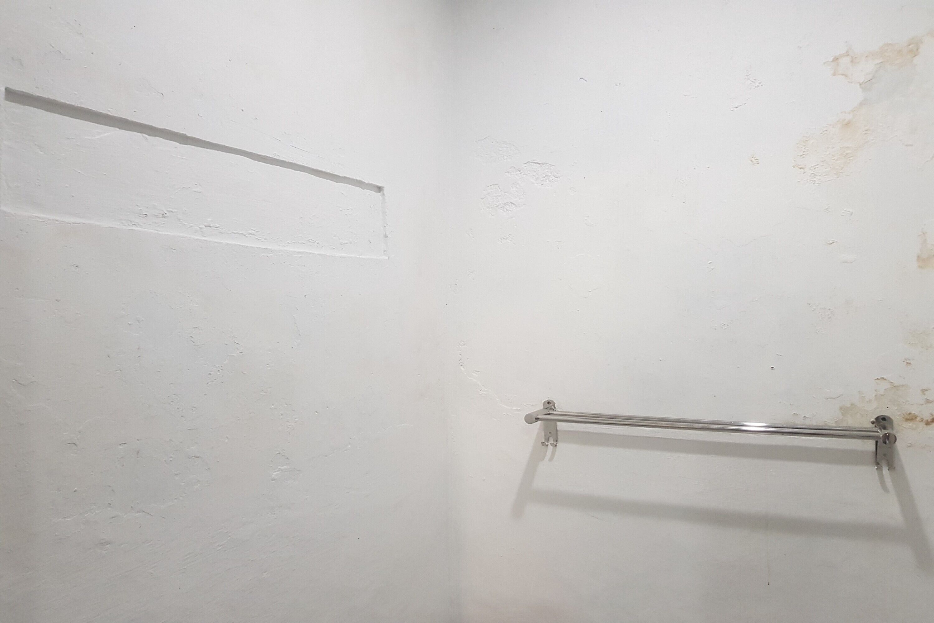 Kamar Double Standar | Kamar mandi | Shower dan handuk