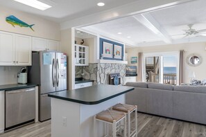 Interior - Pier Pointe 3B2, Oceanfront Condo, in Emerald Isle, NC! (Emerald Isle)