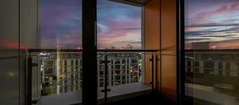 New Stylish & Spacious Salford Quays 1Bed apartment with balcony

