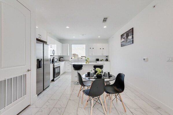 Fridge, microwave, oven, stovetop