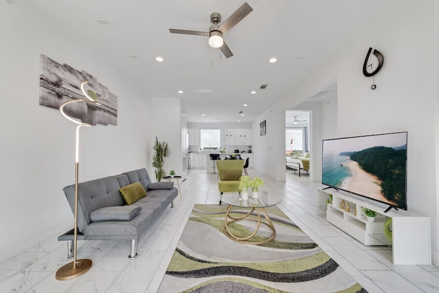City View 2br I Parking I King Bed I Workspace - Deep Ellum - Dallas