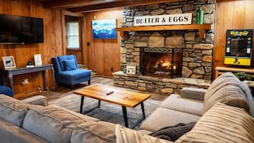 Smart-TV, Kamin, Videospiele