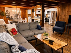 Smart TV, chimenea y videojuegos 