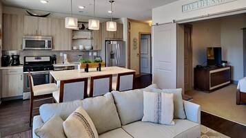 Condo, Multiple Beds, Balcony, Beach View (#334 - No Pets Allowed) | Living area | 40-inch flat-screen TV with cable channels, TV