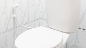 Standard Double Room | Bathroom | Shower, towels