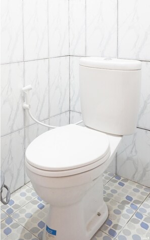 Phòng đôi Tiêu chuẩn | Phòng tắm | Buồng tắm vòi sen, khăn tắm 