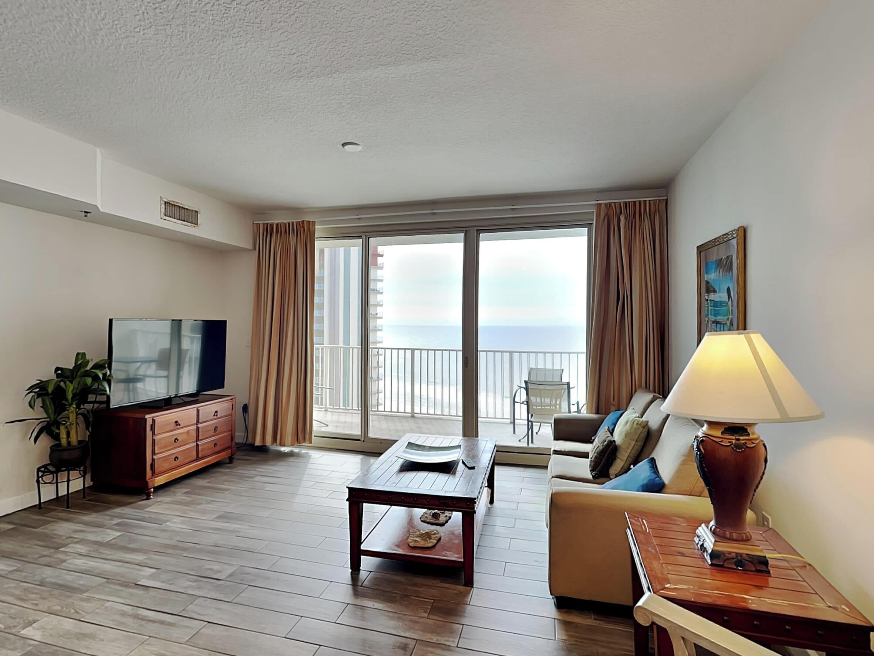 Appart'hôtel, plusieurs lits, balcon, vue océan (#1611 - No Pets) | Coin séjour