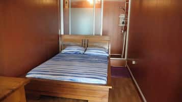 4 habitaciones, escritorio, wifi y ropa de cama