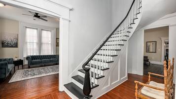 Smart-TV, Videospiele, DVD-Player, Bücher