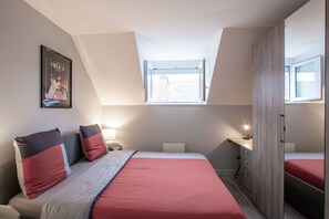 2 quartos, ferros/tábuas de passar roupa, Wi-Fi de cortesia