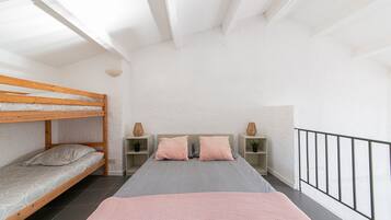 1 chambre, fer et planche Ă repasser, Wi-Fi gratuit, draps fournis