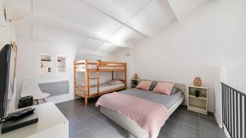 1 chambre, fer et planche à repasser, Wi-Fi gratuit, draps fournis