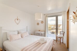 4 bedrooms, iron/ironing board, free WiFi, bed sheets - Ty Far - Villa pour 8 vue sur le Port (Erquy)