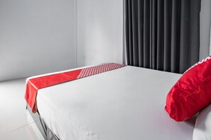 Quarto casal luxo | Wi-Fi de cortesia, roupa de cama