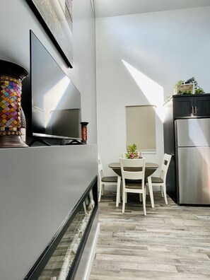 Dining - The Cottages@Gull&Castle #3 (Wasagaming)