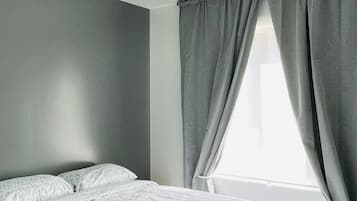 2 bedrooms, WiFi, bed sheets