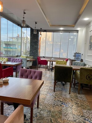 Dagelijks ontbijtbuffet inbegrepen