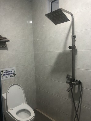 Free toiletries, slippers
